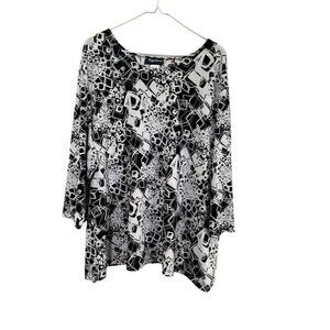 Black and White Geometric Women's Blouse